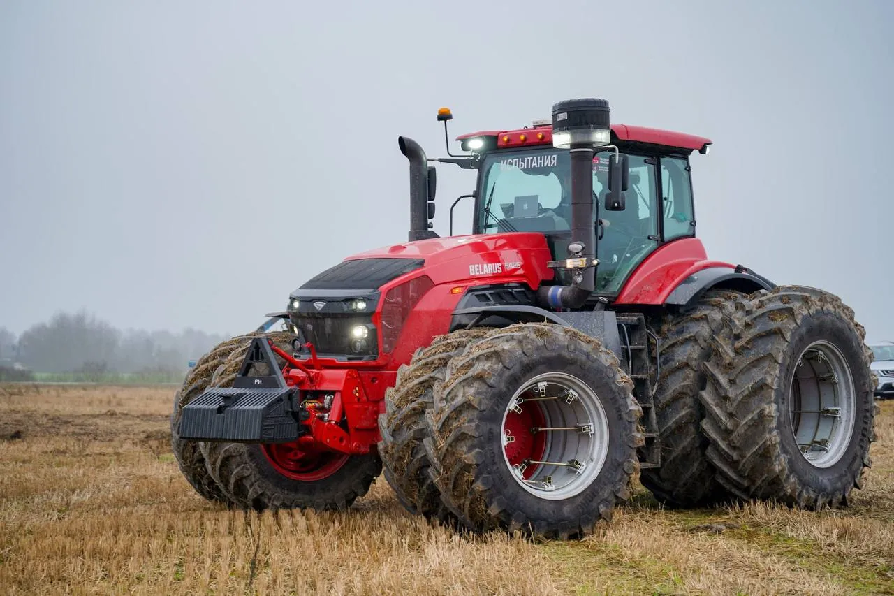 Трактор BELARUS 5425